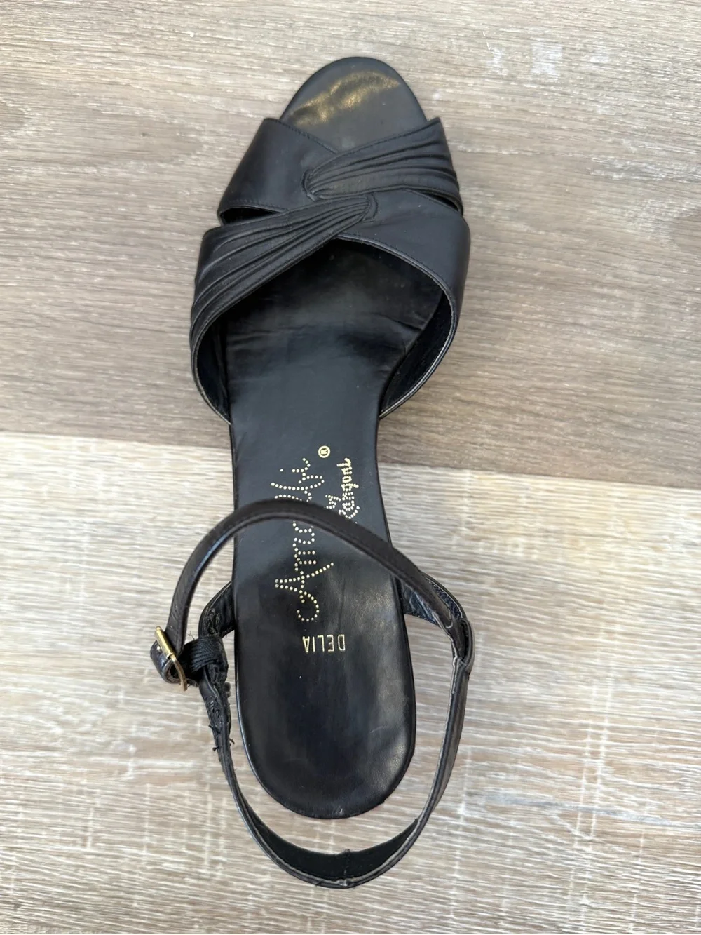 Amalfi by Rangoni Delia Black Leather Low Heel Slingback Sandals Size 7.5